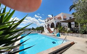 Casa Loro Loco B&B